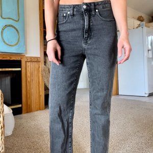 Madewell The Curvy Perfect Vintage Straight Jean in Lunar Wash 27 and frayed hem